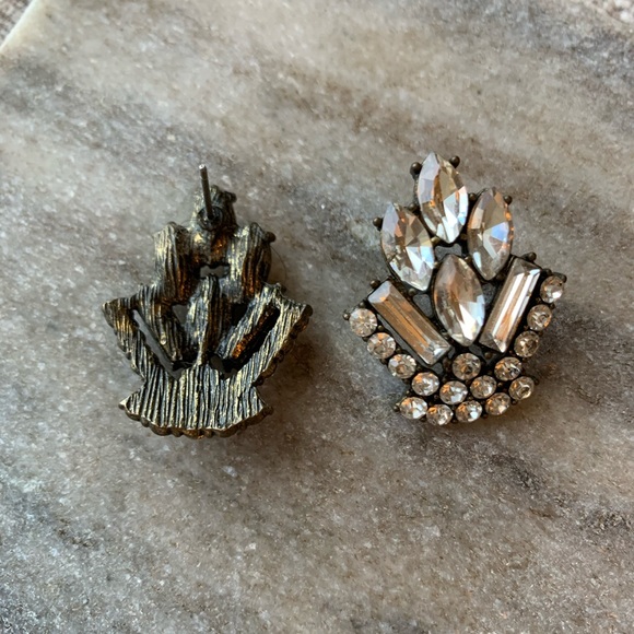 Statement stud earrings - Picture 3 of 4